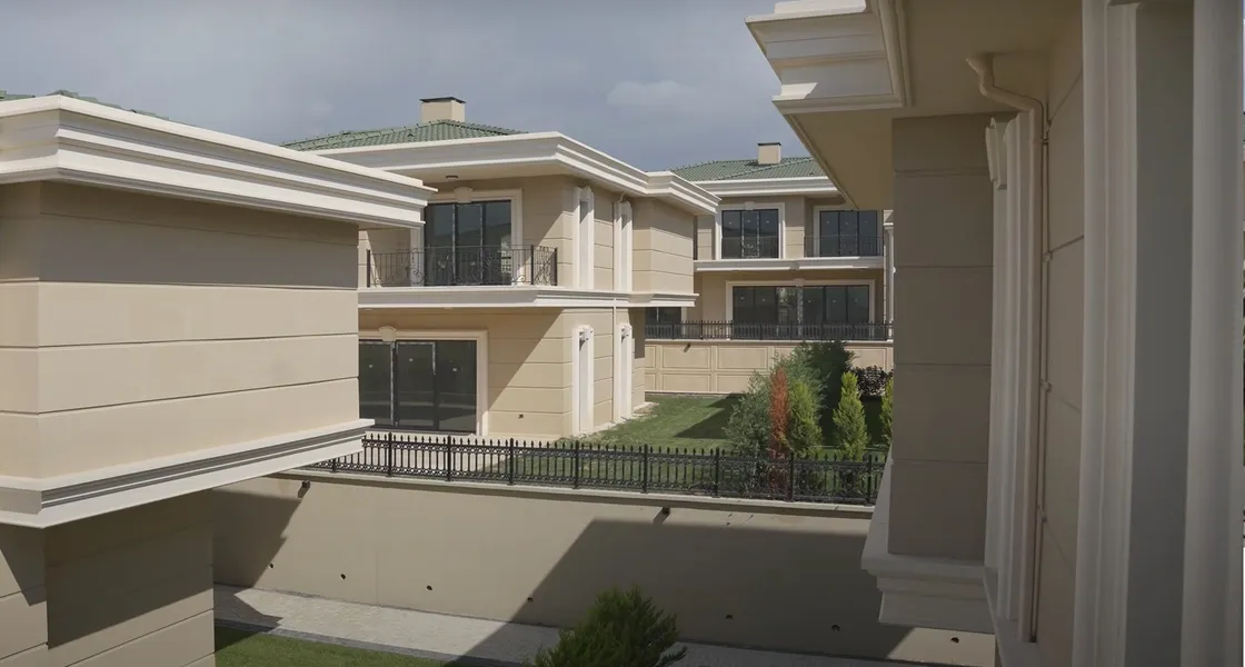 Queen Villa