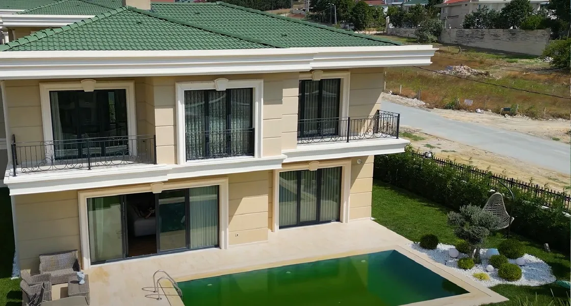 Queen Villa