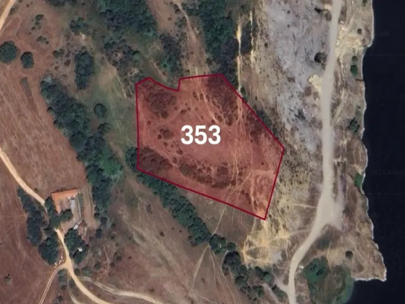 Land for sale in Arnavutköy, Hacımaşlı, suitable for residential + commercial licensing _ L353