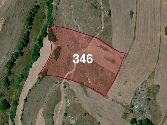 Land for sale in Arnavutköy Hacımaşlı, suitable for residential/commercial permit | L346